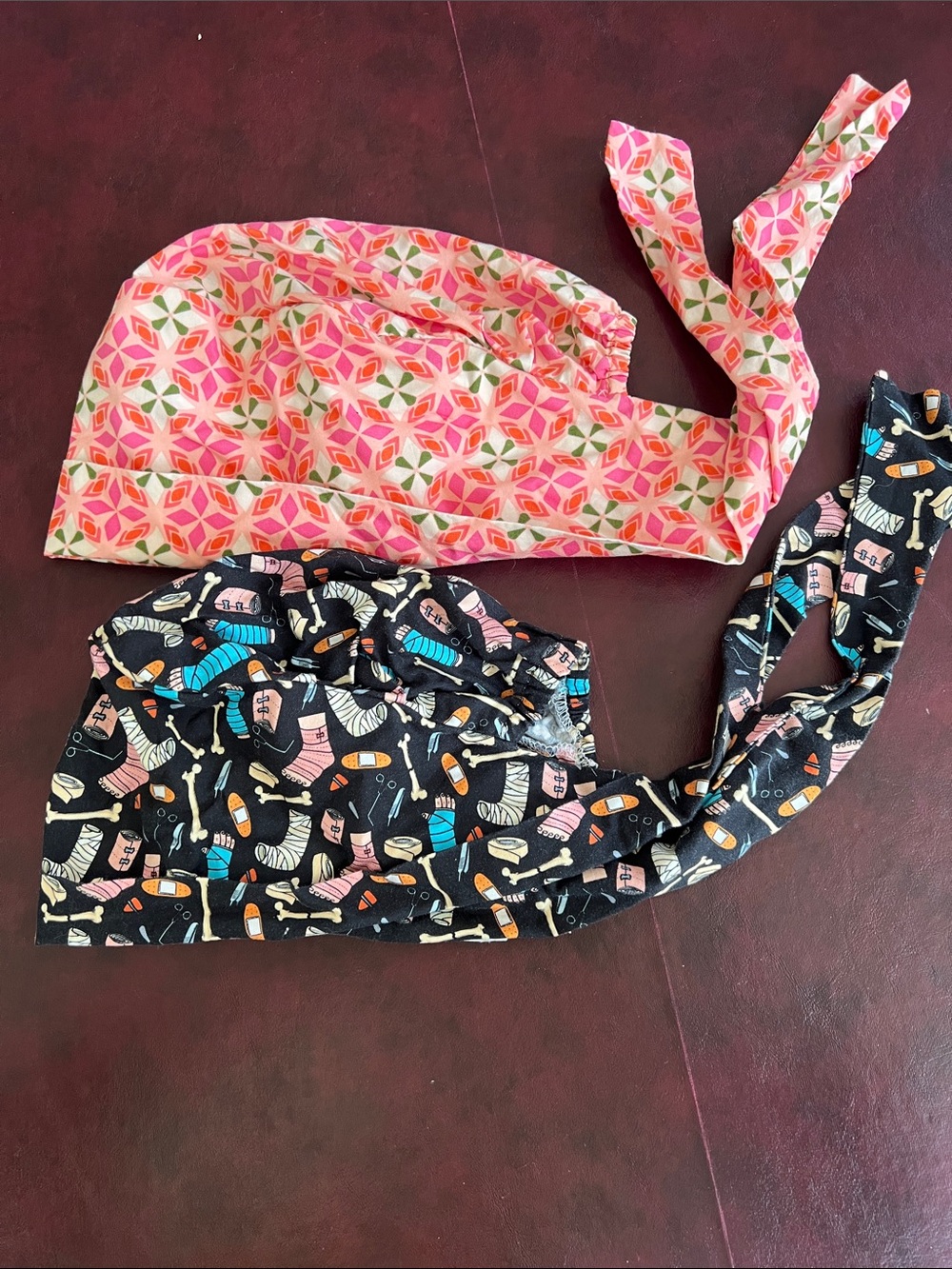 KimKaps Scrub Caps - Pink Geometric & Black Orthopedic Print - Picture 3 of 3